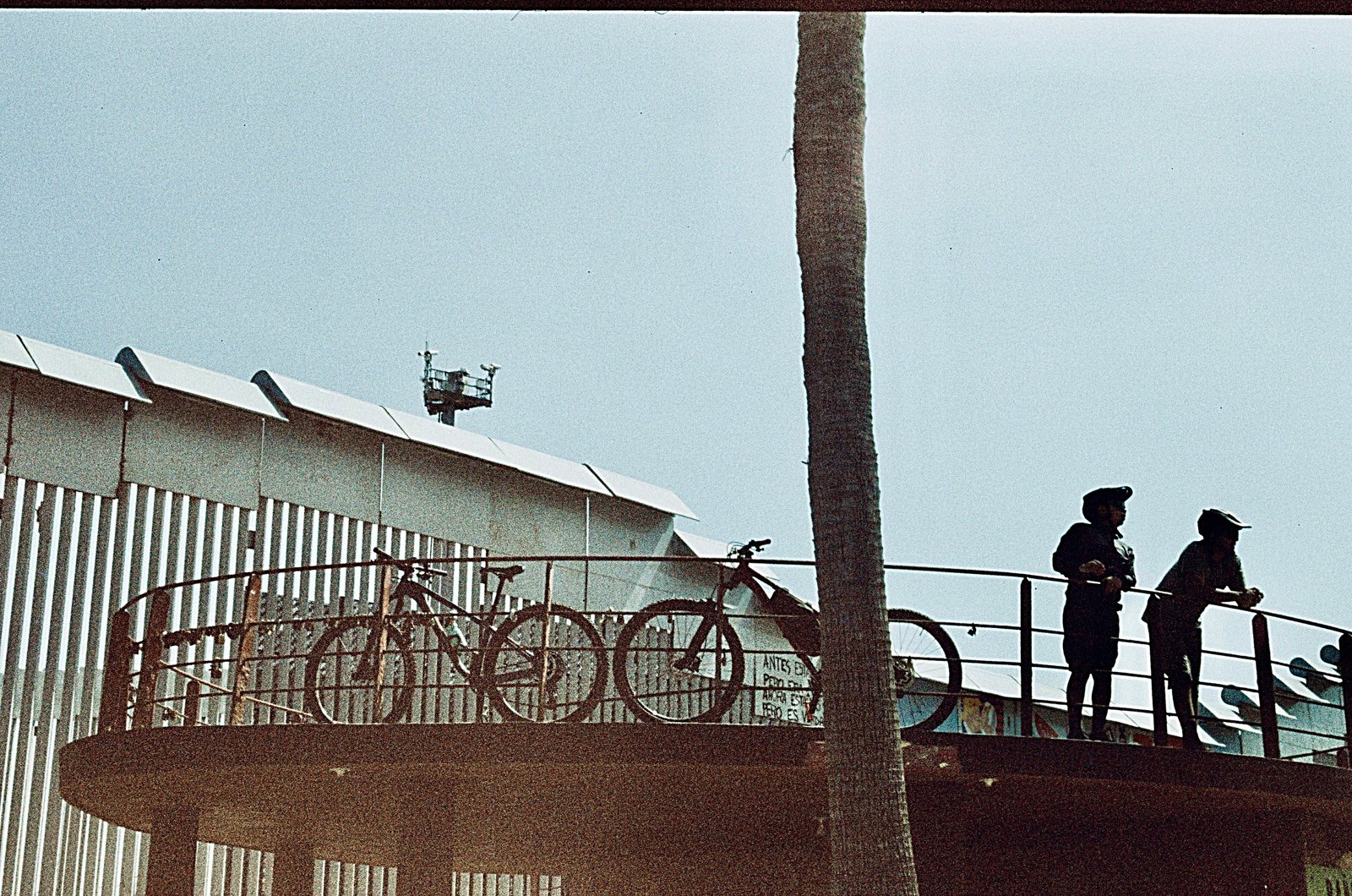 Border, photograph 4 of 7