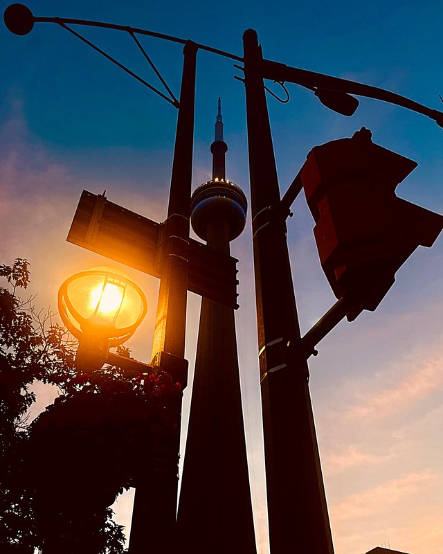 CN Tower, photograph 4 of 10