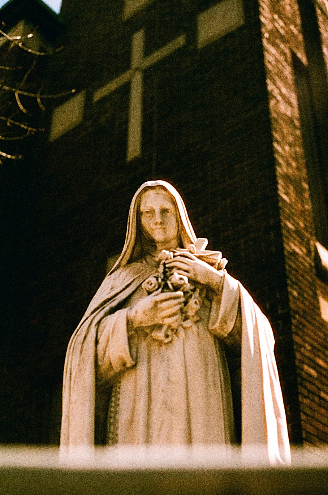Figures, photograph 15 of 16