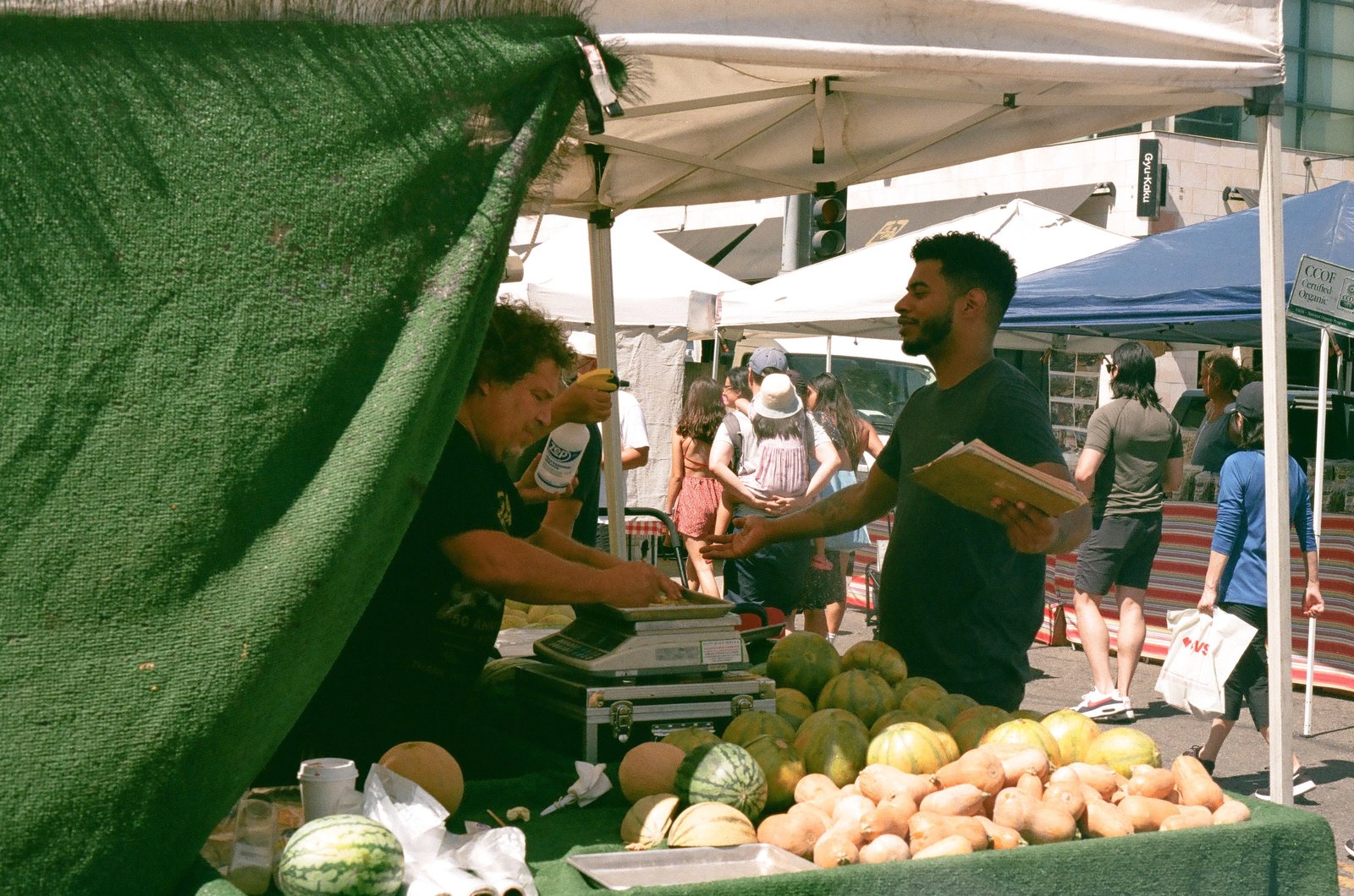 Mercado, photograph 4 of 10